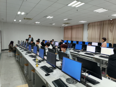 技藝爭(zhēng)鋒，代碼生輝——我校第六屆學(xué)生技能競(jìng)賽之Web前端設(shè)計(jì)賽項(xiàng)圓滿落幕